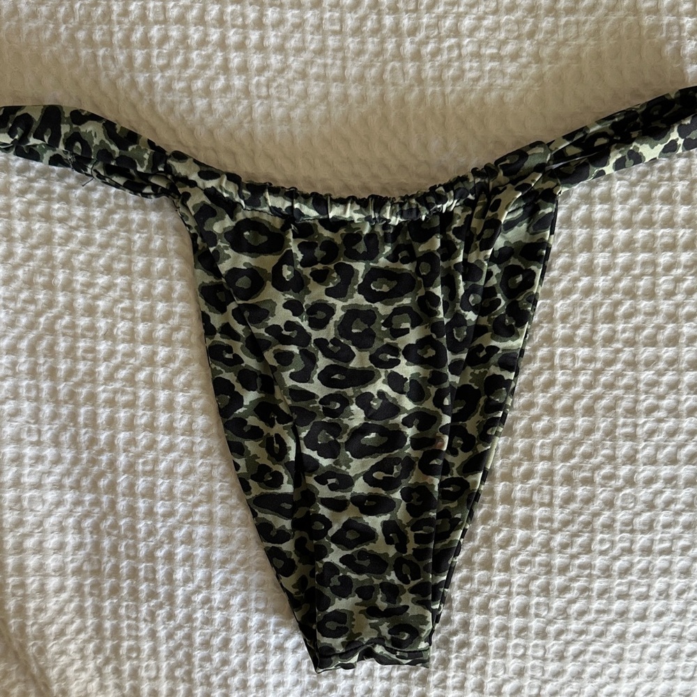 iNAMORATA Leopard Print Bikini - Picture 2 of 5